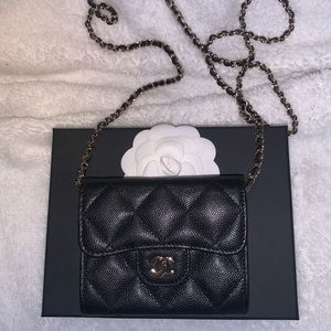 SOLD $1,500 ven Authentic chancel mini wallet on chain